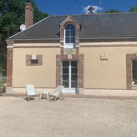Gite A La Ferme De Sainte Radegonde Lanneray Exteriör bild