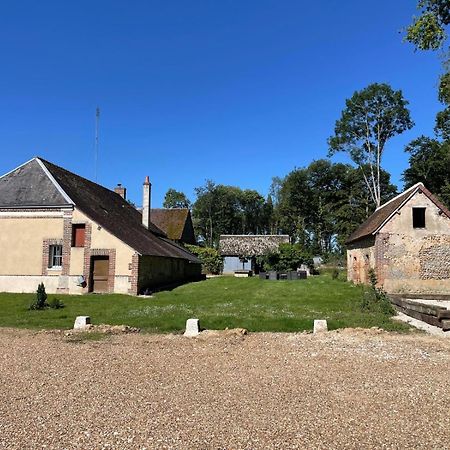 Gite A La Ferme De Sainte Radegonde Lanneray Exteriör bild