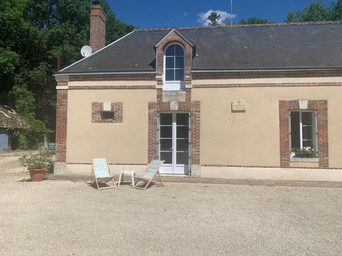 Gite A La Ferme De Sainte Radegonde Lanneray Exteriör bild